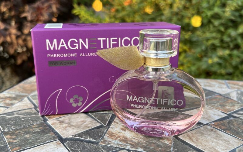 Magnetifico Pheromone Allure pre ženy flakón detail