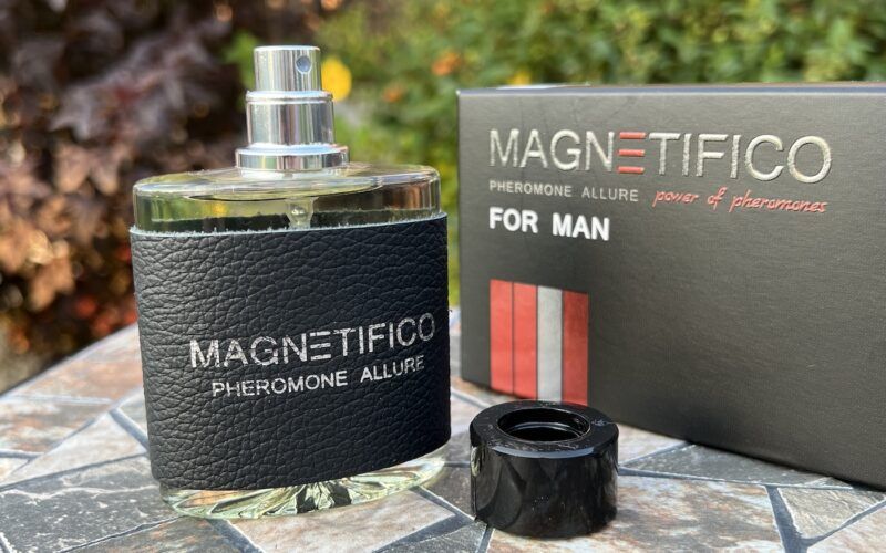 Magnetifico Pheromone Allure pre mužov detail flakónu