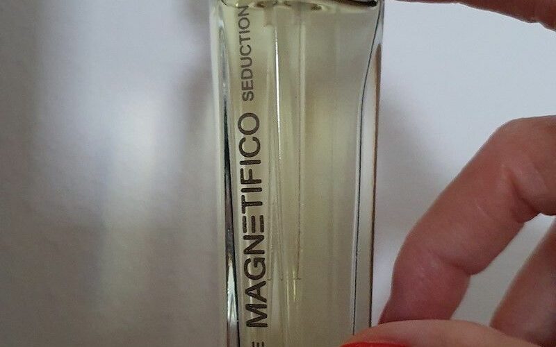 Magnetifico parfém Seduction pre mužov s feromónmi - flakón, detail